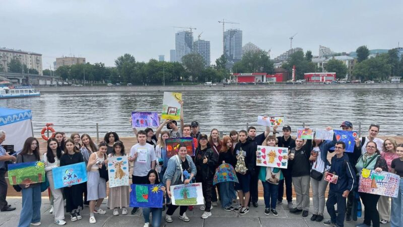 18 июня 2024 участники фестиваля «Мир рисует счастье» получили подарок от ЦСКР «Агрегатор счастья»